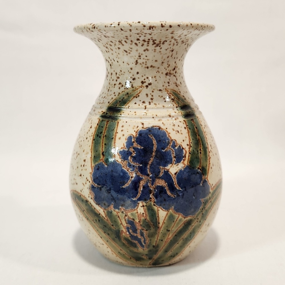 Handmade Pottery Iris‎ Vase Speckled Ceramic Beige Signed AI 5"